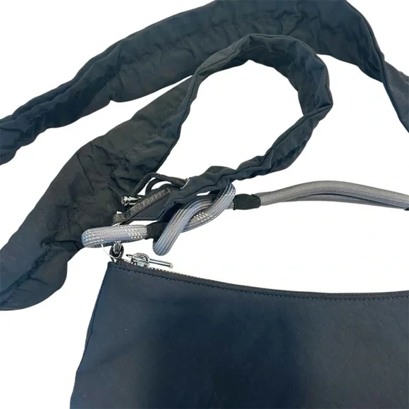 lululemon athletica Black and Gray Convertible Crossbody Bag - Picture 4 of 13